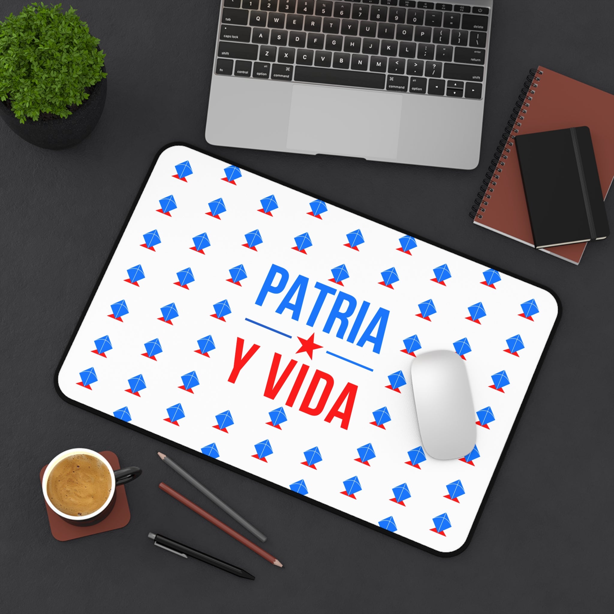Patria y Vida Desk Mat — Desk Mat Cubano Minimalista
