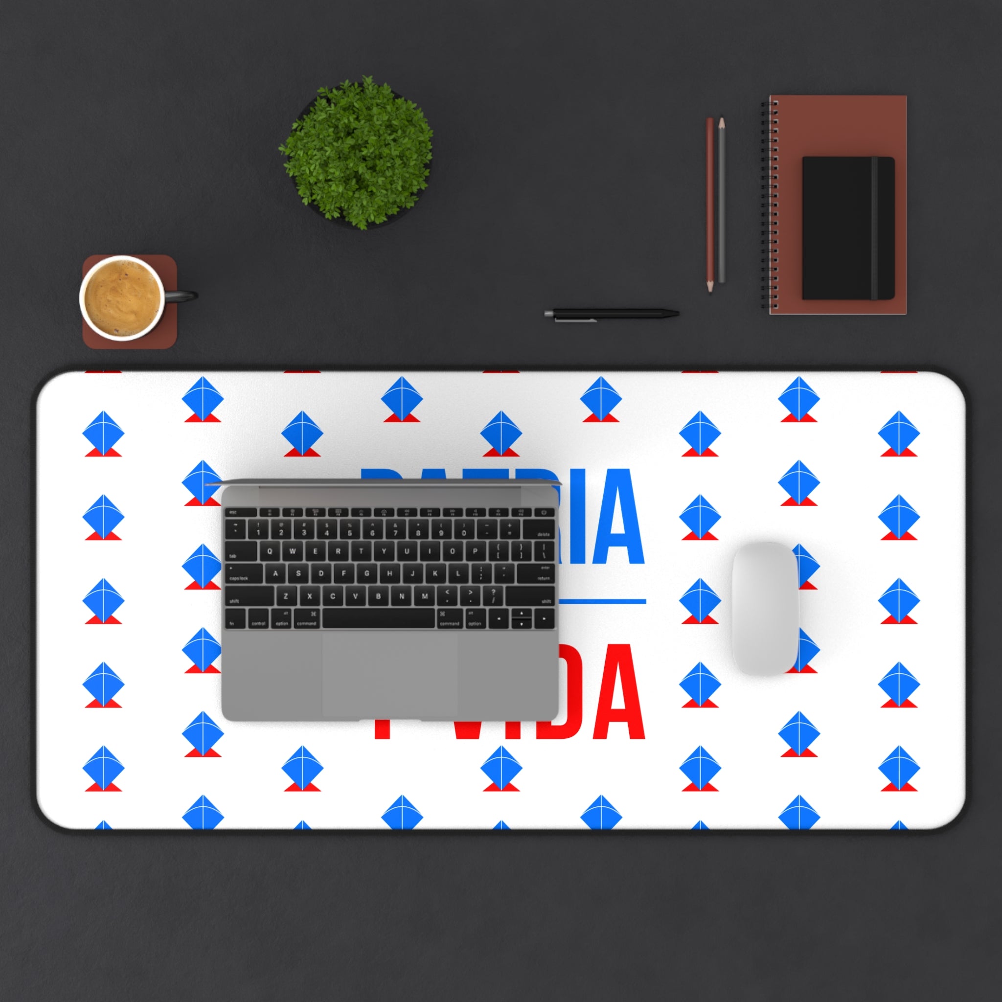 Patria y Vida Desk Mat — Desk Mat Cubano Minimalista